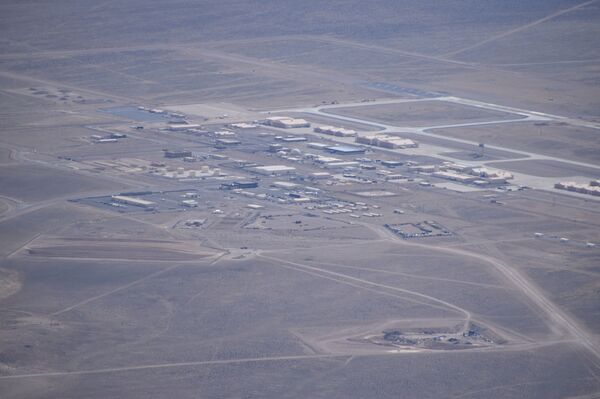 Novas FOTOS da Área 51 são reveladas por piloto norte-americano - Sputnik Brasil