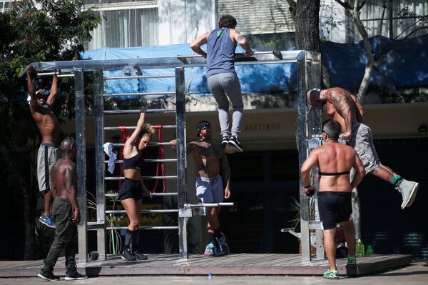 COVID-19: em ritmo maior que EUA e Europa, Brasil tem dobro de mortos a cada 5 dias - Sputnik Brasil