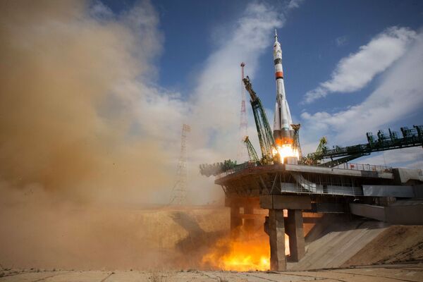 Lançamento do foguete portador Soyuz-2.1a com a espaçonave tripulada Soyuz MS-16 levando a tripulação EEI-63 no Centro de Lançamentos de Baikonur - Sputnik Brasil