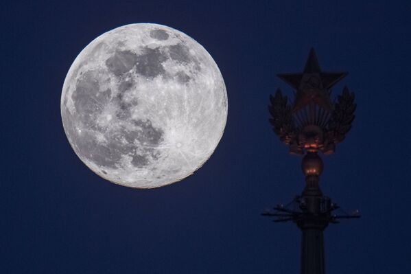  Superlua observada em Moscou, na Rússia - Sputnik Brasil