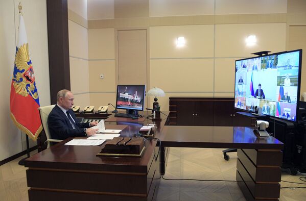 Presidente russo Vladimir Putin durante reunião por videoconferência em meio à pandemia - Sputnik Brasil