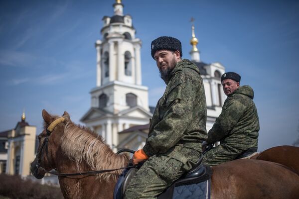 Cossacos durante patrulha de rua na região de Moscou na Rússia - Sputnik Brasil