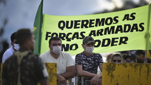 Ato em Brasília pede fim do isolamento social diante de epidemia do coronavírus e uma intervenção militar - Sputnik Brasil