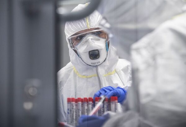 Detectada 1ª mutação significativa do novo coronavírus Detectada 1ª mutação significativa do novo coronavírus - Sputnik Brasil