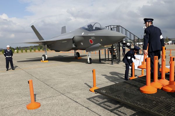 Após excluir Boeing e Lockheed Martin, Japão revela principal desenvolvedor de seu novo caça furtivo Após excluir Boeing e Lockheed Martin, Japão revela principal desenvolvedor de seu novo caça furtivo - Sputnik Brasil