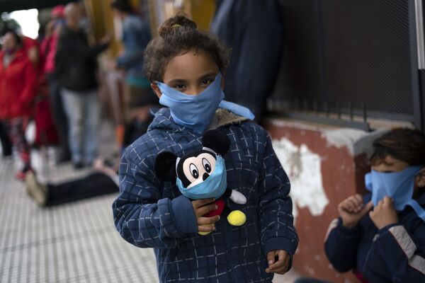 Revelada ligação entre síndrome de Kawasaki e coronavírus em crianças Revelada ligação entre síndrome de Kawasaki e coronavírus em crianças - Sputnik Brasil