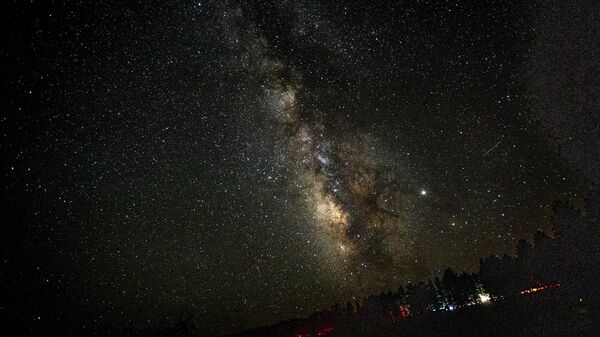 Céu noturno da Via Láctea visto do Parque Nacional Bryce Canyon, nos Estados Unidos - Sputnik Brasil