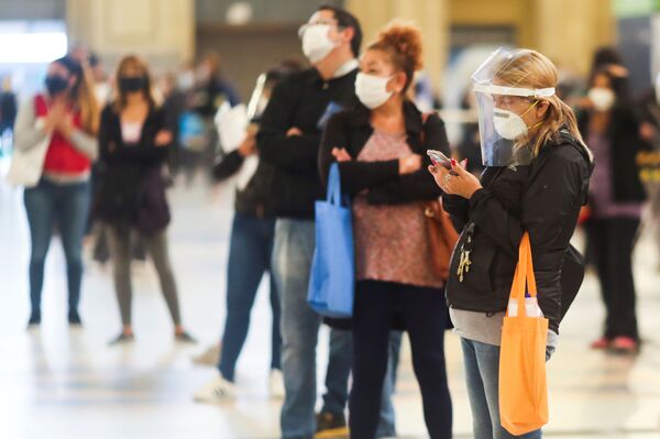 Descontrole da COVID-19 no Brasil na era Bolsonaro preocupa países vizinhos, diz agência Descontrole da COVID-19 no Brasil na era Bolsonaro preocupa países vizinhos, diz agência - Sputnik Brasil