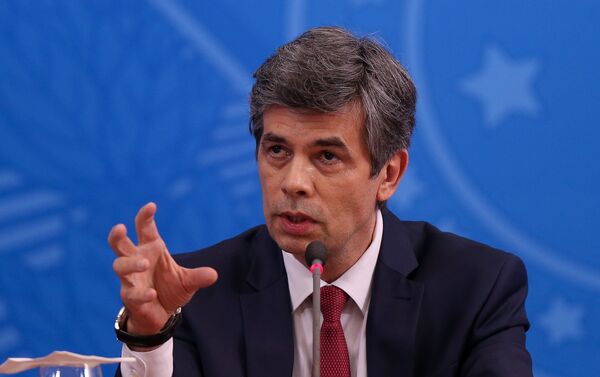 Ministro da Saúde, Nelson Teich, durante uma coletiva de imprensa no Palácio do Planalto, 30 de abril de 2020, Brasília, Brasil (foto do arquivo) Ministro da Saúde, Nelson Teich, durante uma coletiva de imprensa no Palácio do Planalto, 30 de abril de 2020, Brasília, Brasil (foto do arquivo) - Sputnik Brasil