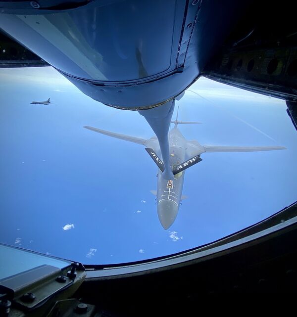 Bombardeiros B-1B dos EUA participam de exercícios de tiro perto da fronteira russa (FOTOS) - Sputnik Brasil