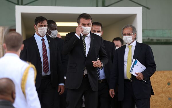 COVID-19 e Centrão enfraquecem e já mostram a saída do governo para Guedes, avalia especialista - Sputnik Brasil