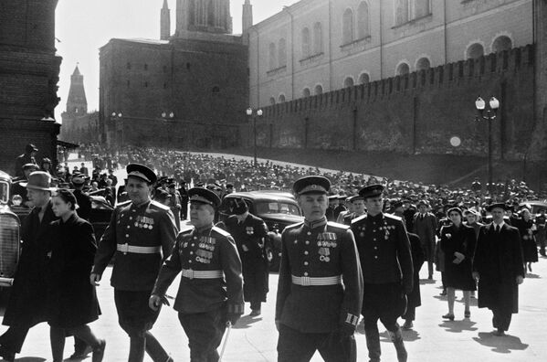 Parada em Moscou em comemoração da vitória da União Soviética - Sputnik Brasil