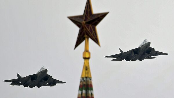 Caças multifuncionais russos de 5ª geração Su-57 durante o Dia da Vitória em Moscou - Sputnik Brasil