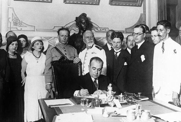 A 2ª Guerra Mundial derrubou Getúlio Vargas? A 2ª Guerra Mundial derrubou Getúlio Vargas? - Sputnik Brasil