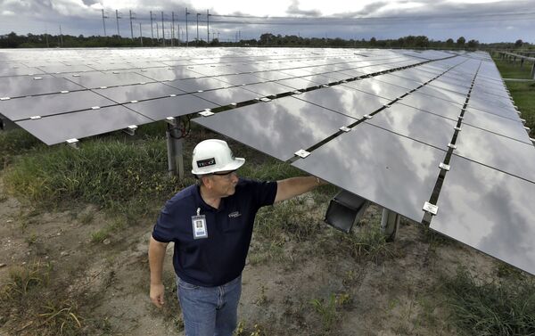 Estação de painéis de energia solar nos EUA - Sputnik Brasil