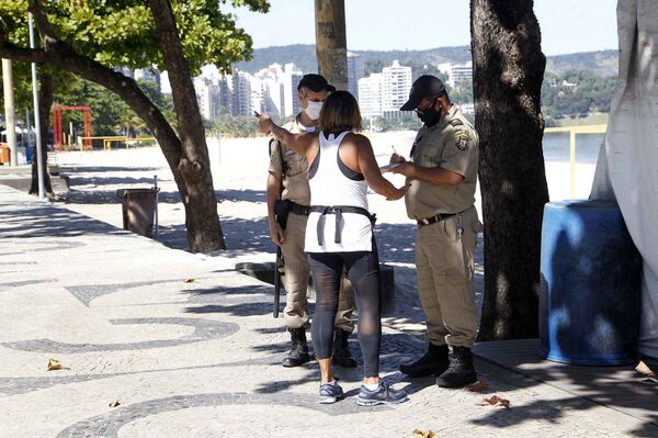 Quando isolamento social vira batalha política: panorama de cidades brasileiras sob lockdown - Sputnik Brasil
