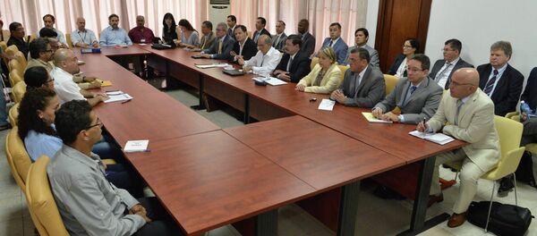 Reunião entre negociadores das FARC e do governo colombiano, em Havana, Cuba. - Sputnik Brasil