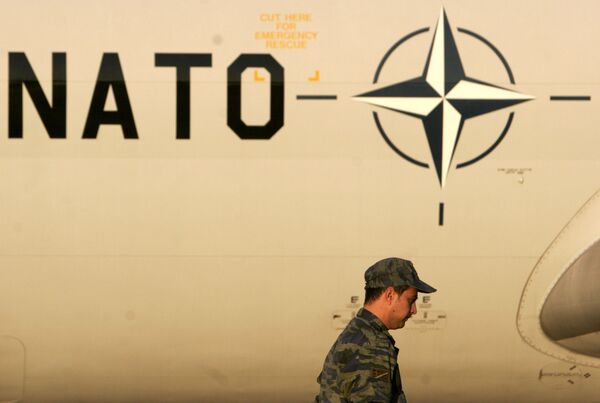 Aliados da OTAN apelam aos EUA para que não se retirem do Tratado de Céus Abertos, diz mídia - Sputnik Brasil