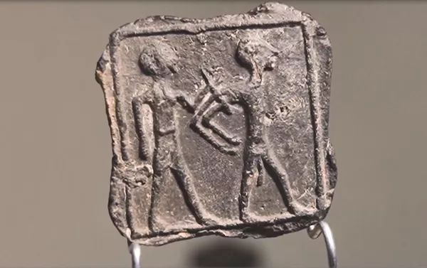 Rara peça de barro de 3.500 anos descoberta em Israel Rara peça de barro de 3.500 anos descoberta em Israel - Sputnik Brasil