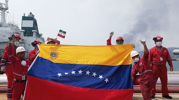 Boas-vindas ao petroleiro iraniano Fortune na refinaria El Palito, na Venezuela - Sputnik Brasil