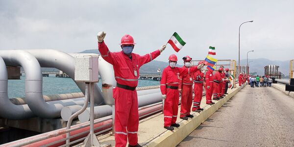 Petroleiros com bandeiras do Irã e do Panamá são apreendidos na Indonésia (VÍDEO) Petroleiros com bandeiras do Irã e do Panamá são apreendidos na Indonésia (VÍDEO) - Sputnik Brasil