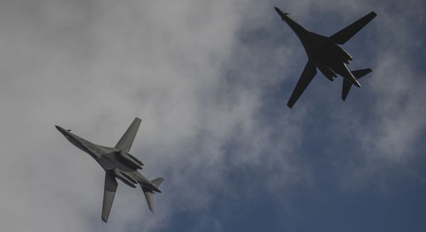 Pequim estaria preparando exercícios militares em meio à investida dos EUA no mar do Sul da China - Sputnik Brasil