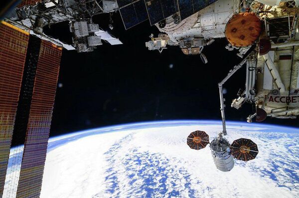Espaçonave de carga desacopla da Estação Espacial Internacional - Sputnik Brasil