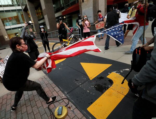 Manifestações nos EUA seriam só pela morte de George Floyd? Manifestações nos EUA seriam só pela morte de George Floyd? - Sputnik Brasil