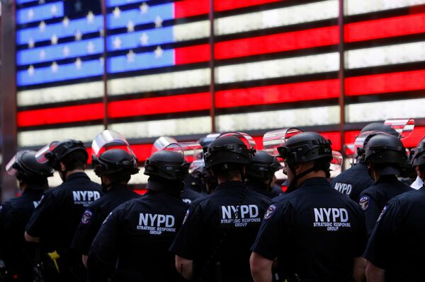 Trump sobre onda de manifestações nos EUA: 'Estes são atos de terror doméstico' - Sputnik Brasil