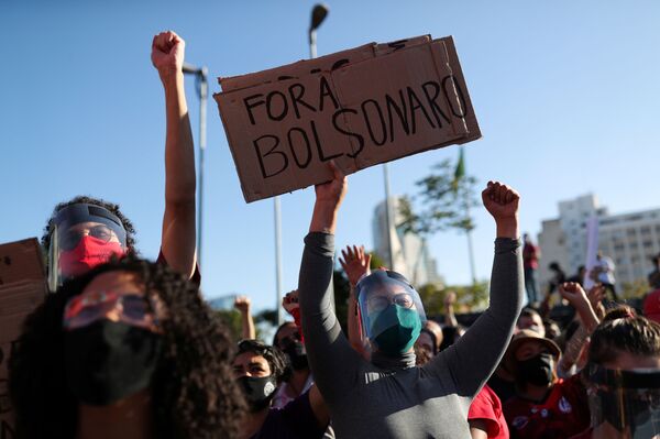 Rio de Janeiro e São Paulo têm manifestações antirracistas e contra Bolsonaro (FOTOS) - Sputnik Brasil