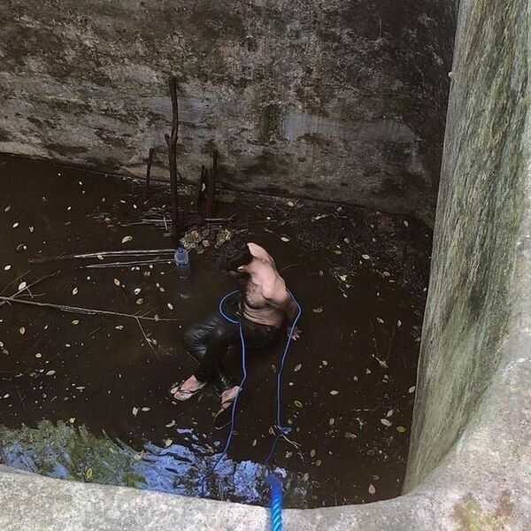 Britânico foge de cachorro e cai em poço onde fica preso por 6 dias em Bali (FOTO) - Sputnik Brasil