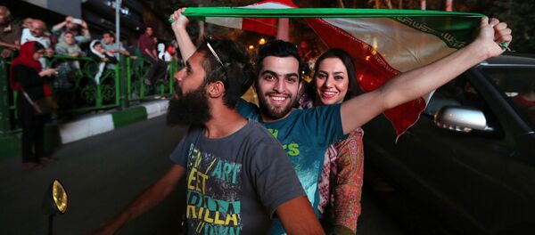 Teerã comemora acordo nuclear - Sputnik Brasil