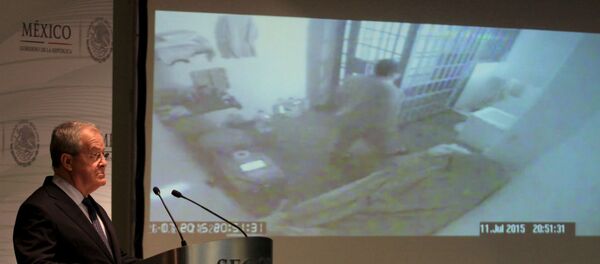 Imagens de El Chapo antes da fuga. - Sputnik Brasil