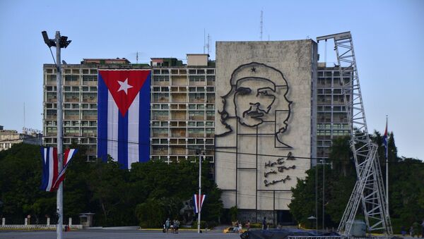 Imagem de Che Guevara em um edifício na capital cubana - Sputnik Brasil