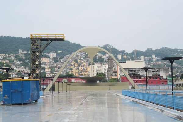 Rio de Janeiro: sambódromo vira drive-thru para testes de COVID-19 em taxistas - Sputnik Brasil