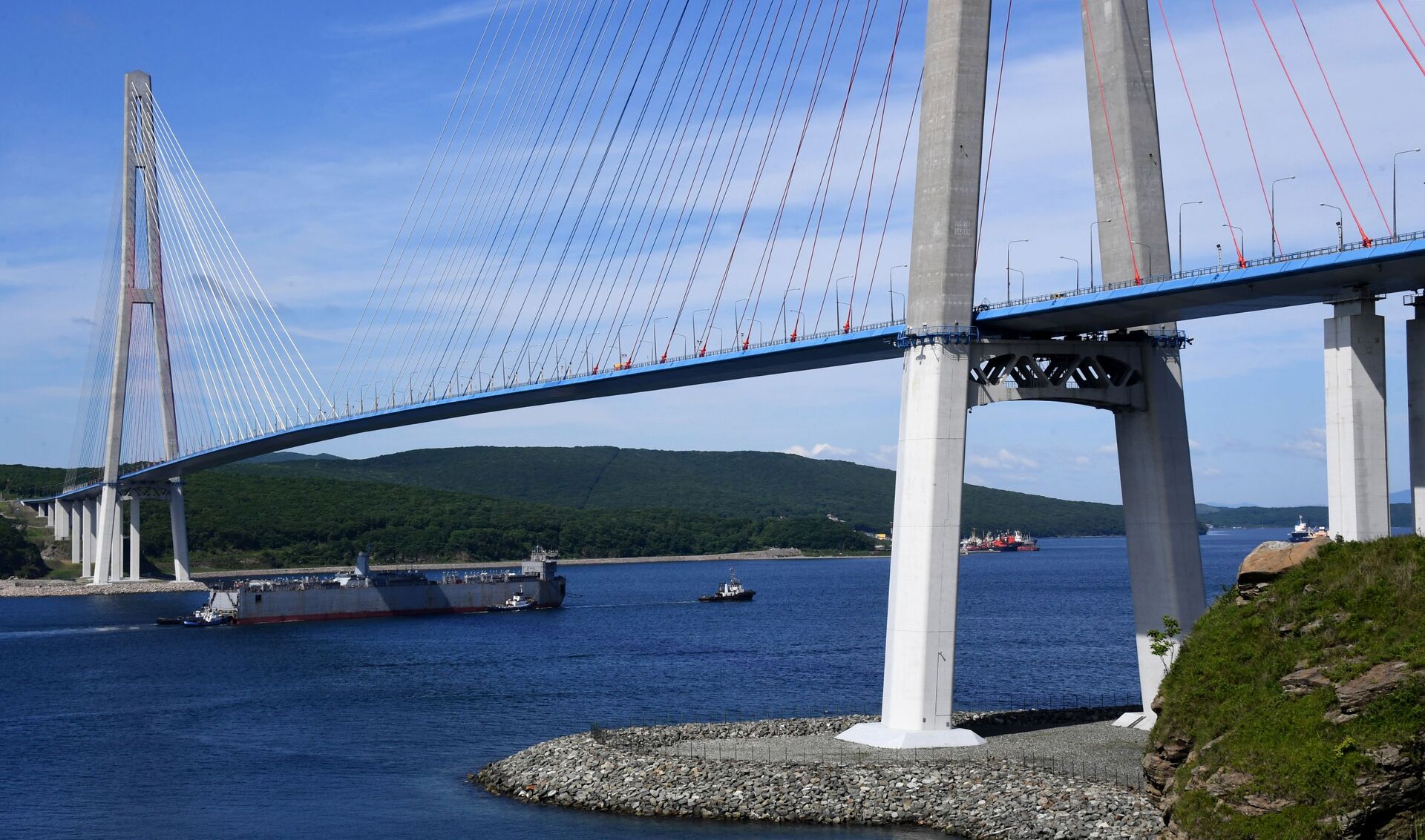 Corveta de série do projeto 20380, Aldar Tsydenzhapov, na doca flutuante de transporte e lançamento Zeya ao largo da costa de Vladivostok - Sputnik Brasil, 1920, 08.09.2022