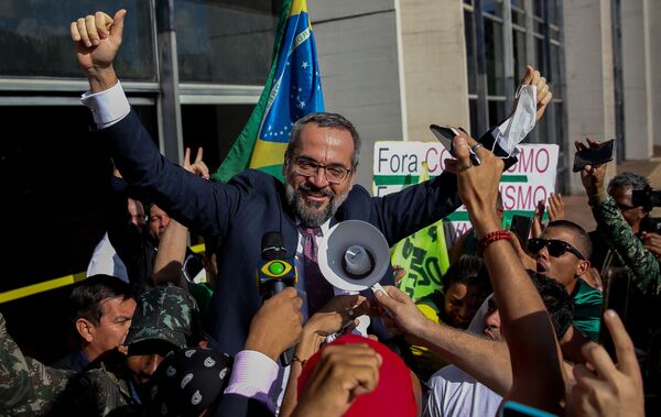 Novo ministro da Educação deve acelerar pauta de Bolsonaro no setor, diz pedagogo Novo ministro da Educação deve acelerar pauta de Bolsonaro no setor, diz pedagogo - Sputnik Brasil