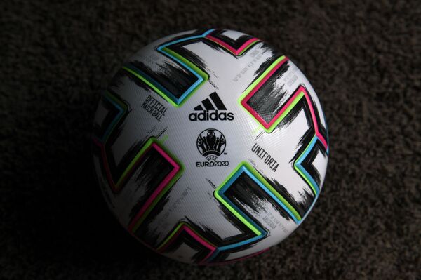 UEFA: Campeonato Europeu de Futebol acontecerá em 12 cidades de 11 de junho a 11 de julho de 2021 - Sputnik Brasil