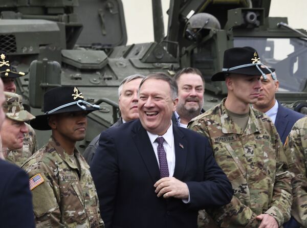 Trump questiona razões que levam os EUA a protegerem a Alemanha da Rússia Trump questiona razões que levam os EUA a protegerem a Alemanha da Rússia - Sputnik Brasil