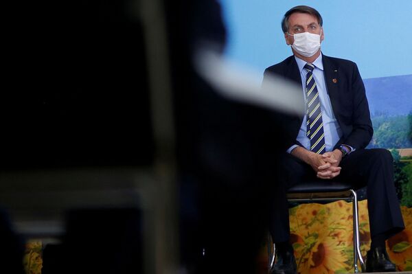 Abandonando o barco: pandemia pode provocar saída de Paulo Guedes do governo Bolsonaro?  - Sputnik Brasil