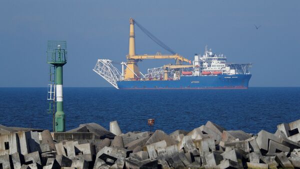 Navio de lançamento de dutos Akademik Chersky no mar Báltico - Sputnik Brasil