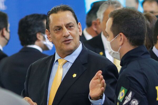 Mulher de Queiroz reclama de advogado de Bolsonaro e questiona: 'Vão matar?', diz jornal Mulher de Queiroz reclama de advogado de Bolsonaro e questiona: 'Vão matar?', diz jornal - Sputnik Brasil