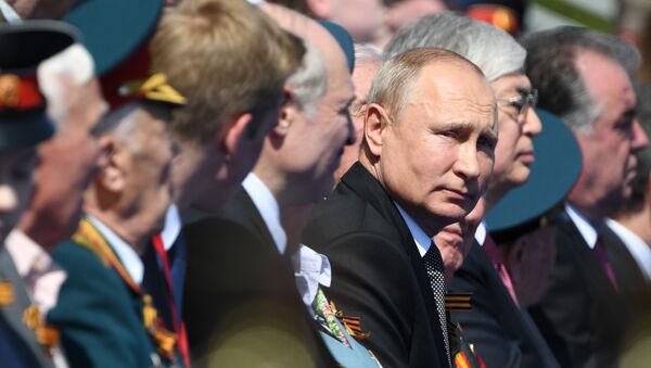 Presidente da Rússia, Vladimir Putin, durante a Parada dos 75 anos do Dia da Vitória, em Moscou, 24 de junho de 2020 - Sputnik Brasil