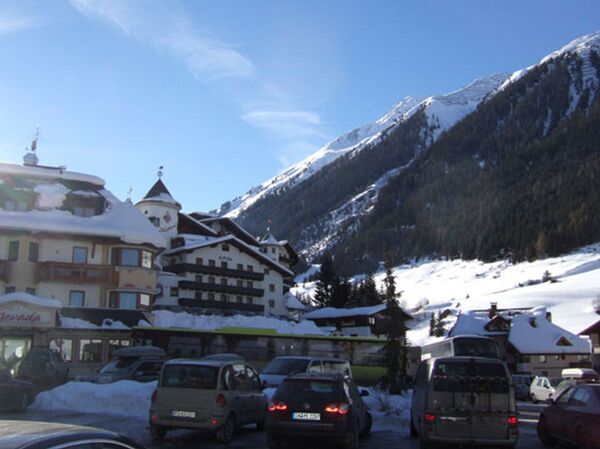 Quase metade de moradores de vila na Áustria desenvolveu anticorpos para COVID-19, revela estudo - Sputnik Brasil