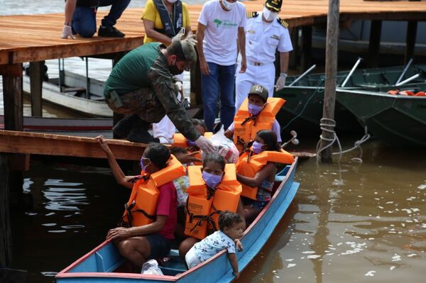 Marinha do Brasil leva ajuda humanitária a populações ribeirinhas do Pará (FOTOS, VÍDEO) - Sputnik Brasil