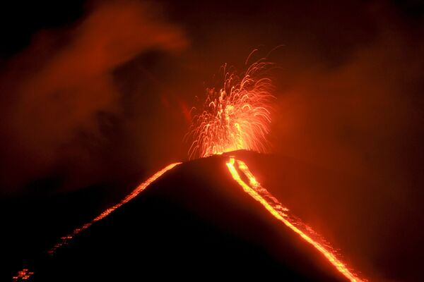 Erupção de vulcão em 20 de junho no município guatemalteco de San Vicente de Pacata - Sputnik Brasil