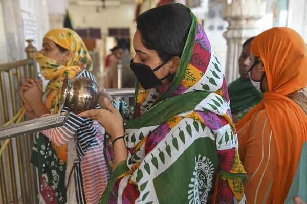 Quais países já estão na 2ª onda da epidemia de COVID-19? - Sputnik Brasil