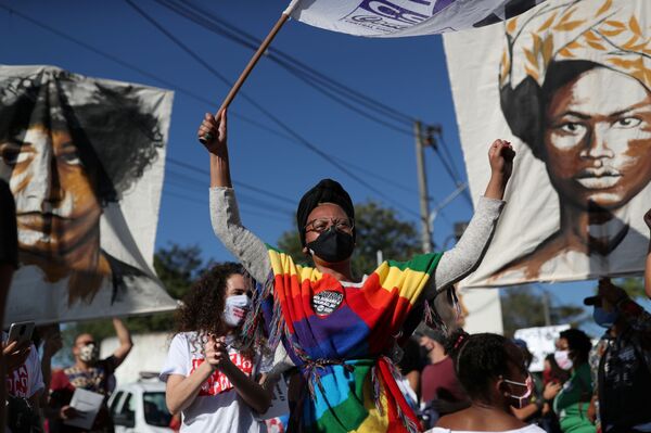 'Crise dos Mísseis' do Facebook: qual a eficácia do boicote de grandes empresas à rede social?  - Sputnik Brasil