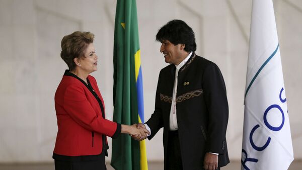 A presidente do Brasil, Dilma Rousseff, recebe seu colega boliviano, Evo Morales, para a Cúpula do Mercosul. - Sputnik Brasil