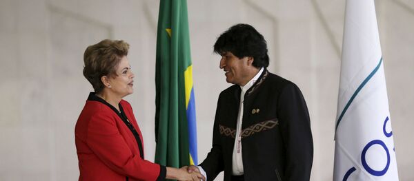 A presidente do Brasil, Dilma Rousseff, recebe seu colega boliviano, Evo Morales, para a Cúpula do Mercosul. - Sputnik Brasil